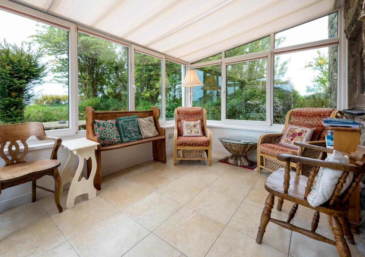 Ysgubor Bach Villa อาเบอร์ดารอน ภายนอก รูปภาพ